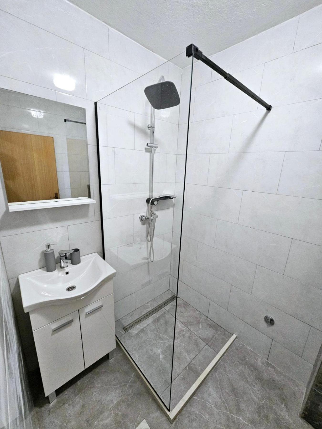 Apartments Dalmatia Blue Mlini Bagian luar foto